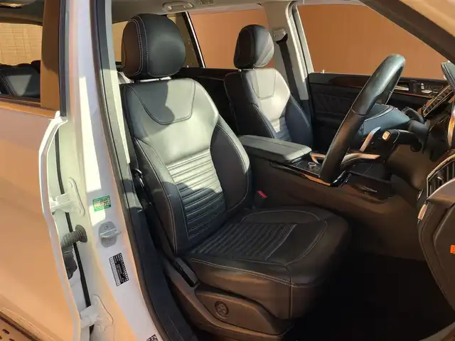 メルセデス・ベンツ ＧＬＳ３５０ｄ 4マチックスポーツ 愛知県 2017(平29)年 7万km ダイヤモンドホワイト 純正ナビ /フルセグTV /360度カメラ /パノラマサンルーフ /パナメリカーナグリル/ACC /BSM /レーンキープ/黒革 /全席シートヒーター /harman/kardon /パワーバックドア /純正黒塗装21インチアルミ /ETC/LEDヘッドライト/スマートキー