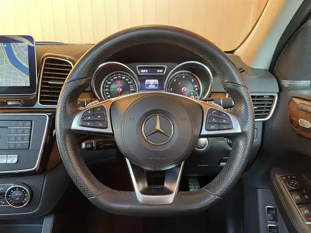 メルセデス・ベンツ ＧＬＳ３５０ｄ 4マチックスポーツ 愛知県 2017(平29)年 7万km ダイヤモンドホワイト 純正ナビ /フルセグTV /360度カメラ /パノラマサンルーフ /パナメリカーナグリル/ACC /BSM /レーンキープ/黒革 /全席シートヒーター /harman/kardon /パワーバックドア /純正黒塗装21インチアルミ /ETC/LEDヘッドライト/スマートキー
