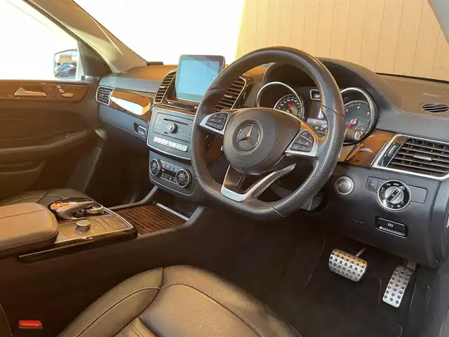 メルセデス・ベンツ ＧＬＳ３５０ｄ 4マチックスポーツ 愛知県 2017(平29)年 7万km ダイヤモンドホワイト 純正ナビ /フルセグTV /360度カメラ /パノラマサンルーフ /パナメリカーナグリル/ACC /BSM /レーンキープ/黒革 /全席シートヒーター /harman/kardon /パワーバックドア /純正黒塗装21インチアルミ /ETC/LEDヘッドライト/スマートキー