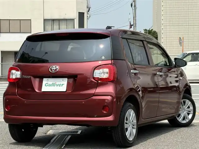 トヨタ パッソ X 三重県 2022(令4)年 4.2万km ファイアークォーツレッドM ♪走行41839km/♪車検 令和9年1月19日迄/スマートアシストIII/・衝突警報機能/・衝突回避支援ブレーキ機能/・誤発進抑制制御機能/・車線逸脱警報機能/・先行車発進お知らせ機能/・オートハイビーム/コーナーセンサー/スマートキー/プッシュスタート/アイドリングストップ/純正ナビ/・TV・AUX・SD・CD/・Bluetoothオーディオ/・バックカメラ/ステアリングスイッチ/オートライト/オートリトラクタブルミラー/ヘッドライトレベライザー/プライバシーガラス/フロアマット/ドアバイザー