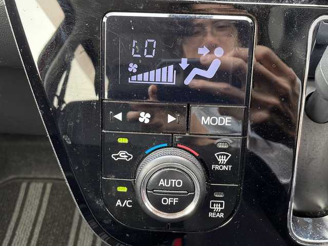 ダイハツ キャスト アクティバ GプライムコレSAⅡ 岐阜県 2017(平29)年 5万km ファイアークォーツレッドM /ワンオーナー//7インチ社外ナビ(BT/ワンセグTV/DVD/FM/AM)//スマートアシスト/(衝突警報機能)/(衝突回避支援ブレーキ)/(誤発進抑制機能)/(後方誤発進抑制機能)/(先行車発進お知らせ機能)/(車線逸脱警報機能)//バックカメラ//オートライト//ETC//アイドリングストップ//プッシュスタート//スペアキー×1//15インチ純正アルミホイール//スマートキー//純正フロアマット//ドアバイザー//取説//保証書