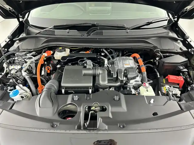 ホンダ ヴェゼル ハイブリッド e:HEV Z 愛知県 2025(令7)年 0.1千km クリスタルブラックパール Honda CONNECT9インチディスプレー/・インターナビ/・地デジTV/・リアワイドカメラ/・Bluetooth/・ステアリングスイッチ/ホンダセンシング（安全運転支援）/・衝突軽減ブレーキ/・オートハイビーム/・パーキングセンサー/・レーダークルーズコントロール/純正5本スポークアルミホイール/雨滴検知フロントワイパー/ブラックプライムスムーズ（合皮）ファブリックコンビシート/・前席シートヒーター/ハンズフリーパワーバックドア/ETC2.0車載器/ワイヤレス充電器/フロントグリル　ベルリナブラック(41250円)