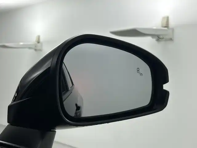 ホンダ ヴェゼル ハイブリッド e:HEV Z 愛知県 2025(令7)年 0.1千km クリスタルブラックパール Honda CONNECT9インチディスプレー/・インターナビ/・地デジTV/・リアワイドカメラ/・Bluetooth/・ステアリングスイッチ/ホンダセンシング（安全運転支援）/・衝突軽減ブレーキ/・オートハイビーム/・パーキングセンサー/・レーダークルーズコントロール/純正5本スポークアルミホイール/雨滴検知フロントワイパー/ブラックプライムスムーズ（合皮）ファブリックコンビシート/・前席シートヒーター/ハンズフリーパワーバックドア/ETC2.0車載器/ワイヤレス充電器/フロントグリル　ベルリナブラック(41250円)