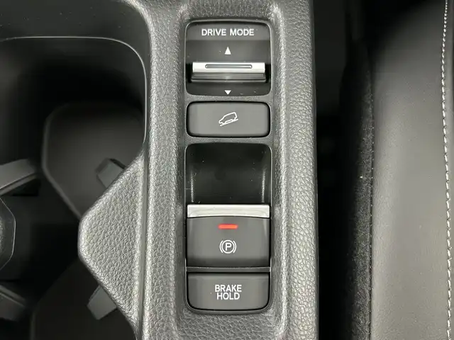 ホンダ ヴェゼル ハイブリッド e:HEV Z 愛知県 2025(令7)年 0.1千km クリスタルブラックパール Honda CONNECT9インチディスプレー/・インターナビ/・地デジTV/・リアワイドカメラ/・Bluetooth/・ステアリングスイッチ/ホンダセンシング（安全運転支援）/・衝突軽減ブレーキ/・オートハイビーム/・パーキングセンサー/・レーダークルーズコントロール/純正5本スポークアルミホイール/雨滴検知フロントワイパー/ブラックプライムスムーズ（合皮）ファブリックコンビシート/・前席シートヒーター/ハンズフリーパワーバックドア/ETC2.0車載器/ワイヤレス充電器/フロントグリル　ベルリナブラック(41250円)