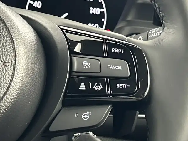ホンダ ヴェゼル ハイブリッド e:HEV Z 愛知県 2025(令7)年 0.1千km クリスタルブラックパール Honda CONNECT9インチディスプレー/・インターナビ/・地デジTV/・リアワイドカメラ/・Bluetooth/・ステアリングスイッチ/ホンダセンシング（安全運転支援）/・衝突軽減ブレーキ/・オートハイビーム/・パーキングセンサー/・レーダークルーズコントロール/純正5本スポークアルミホイール/雨滴検知フロントワイパー/ブラックプライムスムーズ（合皮）ファブリックコンビシート/・前席シートヒーター/ハンズフリーパワーバックドア/ETC2.0車載器/ワイヤレス充電器/フロントグリル　ベルリナブラック(41250円)