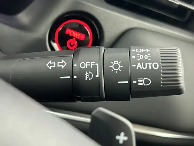 ホンダ ヴェゼル ハイブリッド e:HEV Z 愛知県 2025(令7)年 0.1千km クリスタルブラックパール Honda CONNECT9インチディスプレー/・インターナビ/・地デジTV/・リアワイドカメラ/・Bluetooth/・ステアリングスイッチ/ホンダセンシング（安全運転支援）/・衝突軽減ブレーキ/・オートハイビーム/・パーキングセンサー/・レーダークルーズコントロール/純正5本スポークアルミホイール/雨滴検知フロントワイパー/ブラックプライムスムーズ（合皮）ファブリックコンビシート/・前席シートヒーター/ハンズフリーパワーバックドア/ETC2.0車載器/ワイヤレス充電器/フロントグリル　ベルリナブラック(41250円)