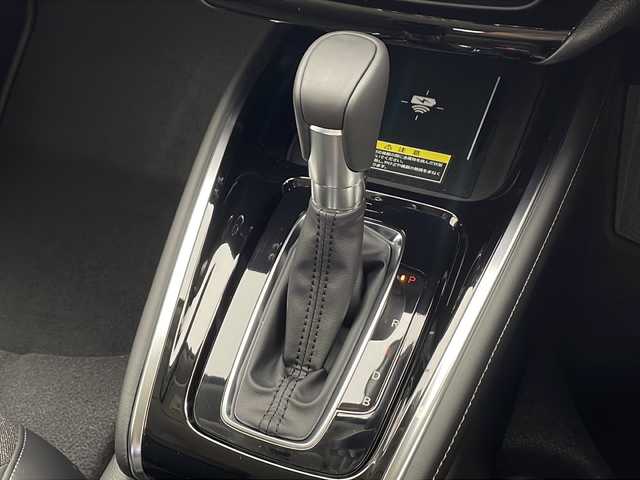 ホンダ ヴェゼル ハイブリッド e:HEV Z 千葉県 2025(令7)年 0.1千km クリスタルブラックパール ホンダセンシング/レーダークルーズコントロール/衝突軽減防止装置/踏み間違え防止装置/ブラインドスポットモニター/レーンキープアシスト/純正ナビ/フルセグ/Bluetooth/AppleCarPlay/GoogleAuto/USB入力/ステアリングスイッチ/ステアリングヒーター/ETC2.0/オートブレーキホールド/パワーバックドア/置くだけ充電/コーナーセンサー（前後）