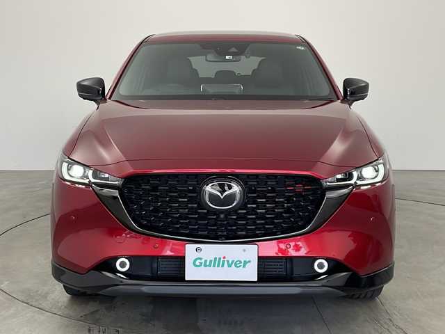 マツダ ＣＸ－５ XD スポーツアピアランス 兵庫県 2022(令4)年 6.7万km ソウルレッドクリスタルM ・地上デジタルＴＶチューナー（フルセグ）/・純正ナビ&BT＆DVD＆USB/・360°カメラ/・クルージング＆トラフィック・サポート/・フロント＆リアバンパーガーニッシュ（ピアノブラック）/・クラッディング／ボディロアガーニッシュ（ピアノブラック）/・マフラーカッター（大径）/・ＬＥＤ室内照明（間接照明［足元：フロントシート］／オーバーヘッドコンソールダウンライト／バニティミラー照明）/・ワイヤレス充電（Ｑｉ）/・１９インチアルミホイール（Ｓｐｏｒｔｓ　Ａｐｐｅａｒａｎｃｅ専用）/・デコレーションパネル（インパネ／ドアトリム）：ハニカムブラック／サテンクロームメッキ/・シグネチャーウイング（ブラッククローム）/・フロントグリルアクセント（クラシックレッド）/・衝突軽減ブレーキ/・レーダークルーズコントロール/・レーンキープアシスト/・車線逸脱警報/・ステアリングヒーター/・ブラインドスポットモニター/・ヘッドアップディスプレイ/・パワーバックドア/・パドルシフト/・レザーシート/・前席シートヒーター/・ETC/・前後ドラレコ/・コーナーセンサー