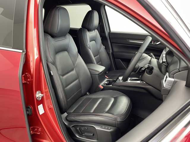 マツダ ＣＸ－５ XD スポーツアピアランス 兵庫県 2022(令4)年 6.7万km ソウルレッドクリスタルM ・地上デジタルＴＶチューナー（フルセグ）/・純正ナビ&BT＆DVD＆USB/・360°カメラ/・クルージング＆トラフィック・サポート/・フロント＆リアバンパーガーニッシュ（ピアノブラック）/・クラッディング／ボディロアガーニッシュ（ピアノブラック）/・マフラーカッター（大径）/・ＬＥＤ室内照明（間接照明［足元：フロントシート］／オーバーヘッドコンソールダウンライト／バニティミラー照明）/・ワイヤレス充電（Ｑｉ）/・１９インチアルミホイール（Ｓｐｏｒｔｓ　Ａｐｐｅａｒａｎｃｅ専用）/・デコレーションパネル（インパネ／ドアトリム）：ハニカムブラック／サテンクロームメッキ/・シグネチャーウイング（ブラッククローム）/・フロントグリルアクセント（クラシックレッド）/・衝突軽減ブレーキ/・レーダークルーズコントロール/・レーンキープアシスト/・車線逸脱警報/・ステアリングヒーター/・ブラインドスポットモニター/・ヘッドアップディスプレイ/・パワーバックドア/・パドルシフト/・レザーシート/・前席シートヒーター/・ETC/・前後ドラレコ/・コーナーセンサー