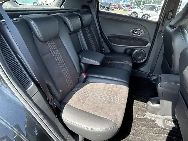ホンダ ヴェゼル ハイブリッド RS ホンダセンシング 佐賀県 2019(平31)年 5.7万km ミッドナイトブルービームM /純正DOP8インチナビ≪VXM-197VFEi≫//バックカメラ//フルセグTV/DVD/Bluetooth/USB/HDMI//AppleＣａｒＰｌａｙ//ＲＳ専用ハーフレザーシート//シートヒーター//ＲＳ専用アルミホイール18インチ//電動パーキングブレーキ//オートブレーキホールド//スマートキー//スペアキー//ＥＴＣ//純正ドライブレコーダー//リアドライブレコーダー//ホンダセンシング//ＣＭＢＳ警報//ＡＣＣ≪アダプティブオートクルーズコントロール≫//先行車発進お知らせ//路外逸脱抑制システム//レーンキープアシストシステム//リアクティブフォースペダル//標識認識機能