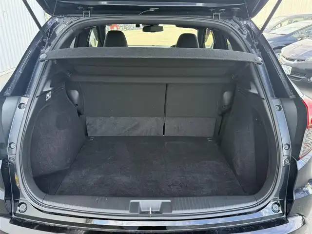 ホンダ ヴェゼル ハイブリッド RS ホンダセンシング 佐賀県 2019(平31)年 5.7万km ミッドナイトブルービームM 純正DOP8インチナビ≪VXM-197VFEi≫/バックカメラ/・フルセグTV/DVD/Bluetooth/USB/HDMI//AppleＣａｒＰｌａｙ/ＲＳ専用ハーフレザーシート/シートヒーター/ＲＳ専用アルミホイール18インチ/電動パーキングブレーキ/・オートブレーキホールド/スマートキー/スペアキー/ＥＴＣ/純正ドライブレコーダー/リアドライブレコーダー/ホンダセンシング/・ＣＭＢＳ警報/・ＡＣＣ≪アダプティブオートクルーズコントロール≫/・先行車発進お知らせ/・路外逸脱抑制システム/・レーンキープアシストシステム/・リアクティブフォースペダル/・標識認識機能