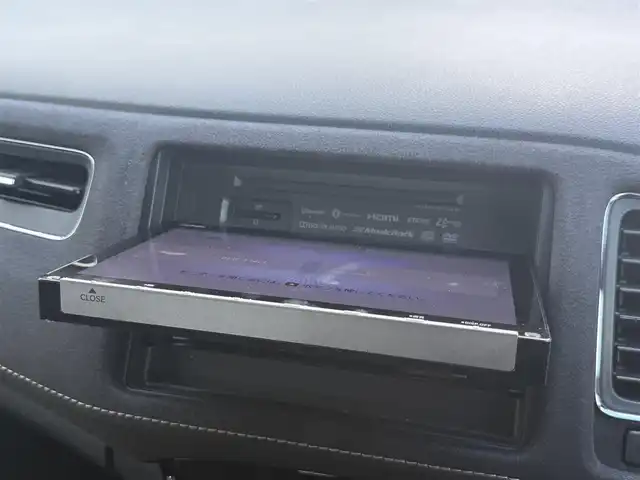 ホンダ ヴェゼル ハイブリッド RS ホンダセンシング 佐賀県 2019(平31)年 5.7万km ミッドナイトブルービームM 純正DOP8インチナビ≪VXM-197VFEi≫/バックカメラ/・フルセグTV/DVD/Bluetooth/USB/HDMI//AppleＣａｒＰｌａｙ/ＲＳ専用ハーフレザーシート/シートヒーター/ＲＳ専用アルミホイール18インチ/電動パーキングブレーキ/・オートブレーキホールド/スマートキー/スペアキー/ＥＴＣ/純正ドライブレコーダー/リアドライブレコーダー/ホンダセンシング/・ＣＭＢＳ警報/・ＡＣＣ≪アダプティブオートクルーズコントロール≫/・先行車発進お知らせ/・路外逸脱抑制システム/・レーンキープアシストシステム/・リアクティブフォースペダル/・標識認識機能