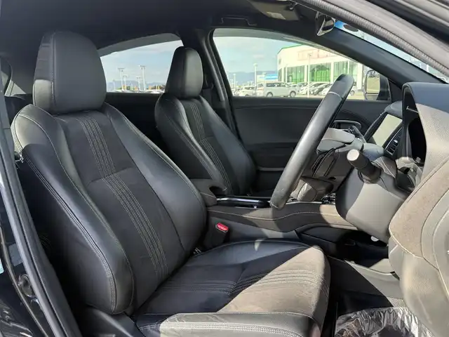 ホンダ ヴェゼル ハイブリッド RS ホンダセンシング 佐賀県 2019(平31)年 5.7万km ミッドナイトブルービームM 純正DOP8インチナビ≪VXM-197VFEi≫/バックカメラ/・フルセグTV/DVD/Bluetooth/USB/HDMI//AppleＣａｒＰｌａｙ/ＲＳ専用ハーフレザーシート/シートヒーター/ＲＳ専用アルミホイール18インチ/電動パーキングブレーキ/・オートブレーキホールド/スマートキー/スペアキー/ＥＴＣ/純正ドライブレコーダー/リアドライブレコーダー/ホンダセンシング/・ＣＭＢＳ警報/・ＡＣＣ≪アダプティブオートクルーズコントロール≫/・先行車発進お知らせ/・路外逸脱抑制システム/・レーンキープアシストシステム/・リアクティブフォースペダル/・標識認識機能