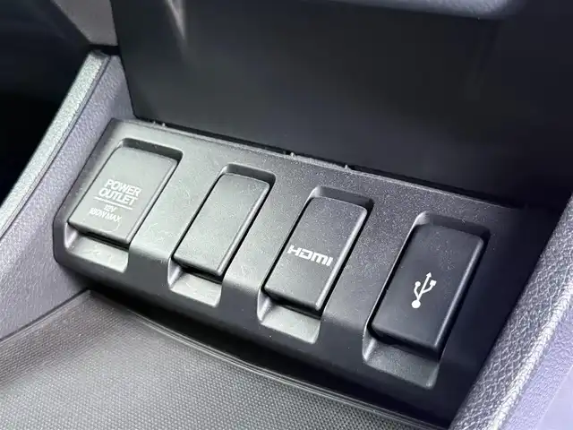 ホンダ ヴェゼル ハイブリッド RS ホンダセンシング 佐賀県 2019(平31)年 5.7万km ミッドナイトブルービームM 純正DOP8インチナビ≪VXM-197VFEi≫/バックカメラ/・フルセグTV/DVD/Bluetooth/USB/HDMI//AppleＣａｒＰｌａｙ/ＲＳ専用ハーフレザーシート/シートヒーター/ＲＳ専用アルミホイール18インチ/電動パーキングブレーキ/・オートブレーキホールド/スマートキー/スペアキー/ＥＴＣ/純正ドライブレコーダー/リアドライブレコーダー/ホンダセンシング/・ＣＭＢＳ警報/・ＡＣＣ≪アダプティブオートクルーズコントロール≫/・先行車発進お知らせ/・路外逸脱抑制システム/・レーンキープアシストシステム/・リアクティブフォースペダル/・標識認識機能