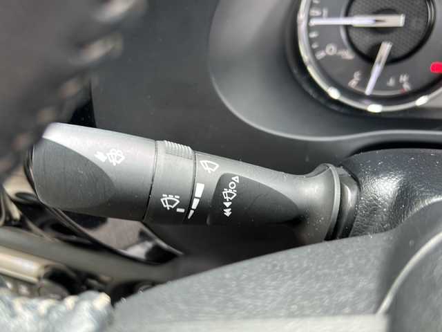トヨタ ハイラックス Z 埼玉県 2021(令3)年 5.1万km スーパーホワイトⅡ 純正ナビ　/ＥＴＣ/リフトアップ１インチ/フロントJAOSスプリング/リアB4Lボディリフト/バグガード/社外サイド出しマフラー（5ZIGEN）/シートヒーター　/スペアキー２　/ＡＭ／ＦＭ／ＴＶ／ＢＴ／ＳＤ／ＤＶＤ　/バックカメラ　/レーンアシスト　/プッシュスタート　/レーダークルーズコントロール　/ＬＥＤヘッドライト/アイドリングストップ/保証書　/取扱説明書