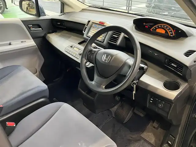 ホンダ フリード Gエアロ ジャストセレクション 神奈川県 2010(平22)年 3.9万km プレミアムナイトブルーパール ワンオーナー/新車保証書/取扱説明書/HDDインターナビ・ワンセグTV/CD・HDDSound Container/バックカメラ/パワースライドドア/HIDライト