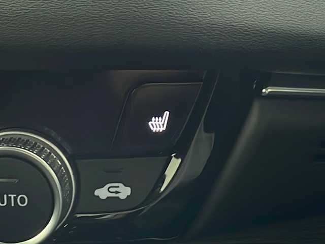 ホンダ ヴェゼル ハイブリッド e:HEV Z 兵庫県 2022(令4)年 1.9万km プラチナホワイトパール ・純正9インチナビ/・Bluetooth/USB/フルセグテレビ/・マルチビューカメラ/・ホンダセンシング/・衝突軽減ブレーキ/・オートハイビーム/・アダプティブクルーズコントロール/・先行車発進告知機能/・標識認識機能/・前後コーナーセンサー/・ブラインドスポットモニター/・パワーバックドア/・純正スピーカー　ディーラーオプション/・電子パーキング/・オートホールド/・ステアリングスイッチ/・ステアリングヒーター/・パドルシフト/・ハーフレザーシート/・前席シートヒーター/・純正ゴムマット/・純正18インチアルミホイールタイヤ/・LEDヘッドライト/・フォグランプ/・置くだけ充電/・社外前後ドライブレコーダー/・ビルトインETC2.0/・プッシュスタートボタン/・スマートキー/・スペアキー/・取扱説明書/・保証書