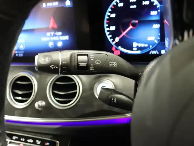 メルセデス・ベンツ Ｍ・ベンツ Ｅ２２０ｄ ステーションワゴン スポーツ 静岡県 2022(令4)年 3.7万km オブシディアンブラック ワンオーナー　/黒革　/ＡＣＣ　/ＳＲ　/ＨＵＤ　/ＣａｒＰｌａｙ　/ＬＥＤ　/ＡＭＧラインインテリアＰＫＧ　/エクスクルーシブＰＫＧ　/純正ナビＴＶ　/３６０°カメラ　/アンビエントライト　/ワイヤレス充電