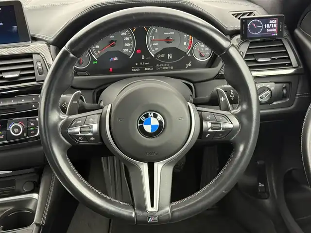 ＢＭＷ Ｍ４ クーペ 愛知県 2015(平27)年 6.4万km パール 純正SDナビ/　・フルセグTV/　・DVD/CD/　・Bluetooth /　・USB/　・AUX/ヘッドアップディスプレイ/クルーズコントロール/エアロパーツ/　・フロント/　・リア/衝突警告/カーボンルーフ/黒革シート/パワーシート/シートヒーター/純正フロアマット/純正19インチAW/純正レムスマフラー（車内積込）/カーボンフロントリップスポイラー/カーボンリヤディフュザー/スマートキー