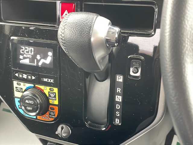 トヨタ ルーミー カスタムG 山形県 2019(令1)年 2.2万km パールホワイトⅢ スマートアシストIII/・衝突回避支援ブレーキ機能/・車線逸脱警報機能/・オートハイビーム（ＡＨＢ）/・コーナーセンサー/両側パワースライドドア/純正ナビ(CD.DVD.BT.SD)/フルセグ/バックカメラ/クルーズコントロール/純正エンジンスターター/純正ドライブレコーダー/LEDヘッドライト/プッシュスタート/スマートキー