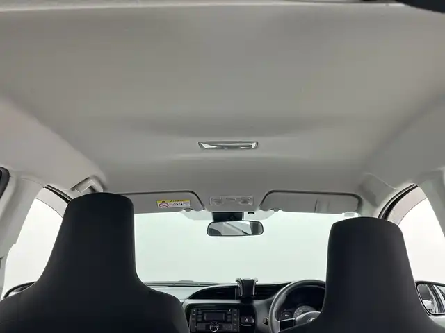 トヨタ ヴィッツ F 群馬県 2018(平30)年 6.9万km コバルトブルーメタリック 純正CDオーディオ/AUX/USB/ウィンカーミラー/ドアバイザー/ETC