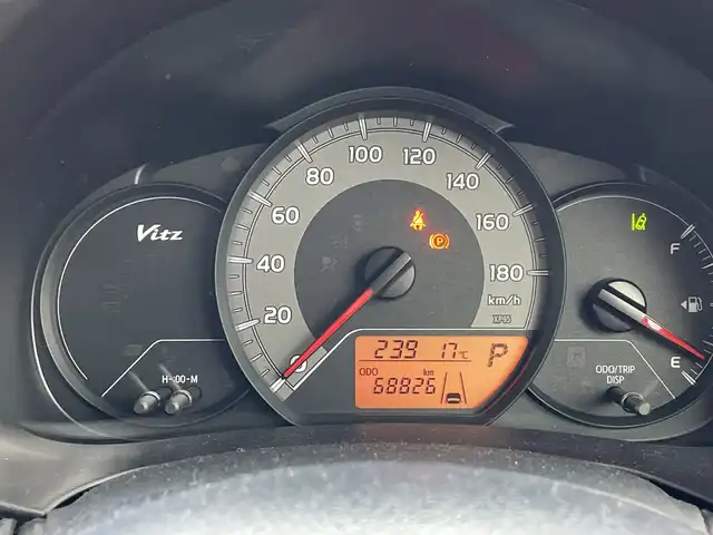 トヨタ ヴィッツ F 群馬県 2018(平30)年 6.9万km コバルトブルーメタリック 純正CDオーディオ/AUX/USB/ウィンカーミラー/ドアバイザー/ETC