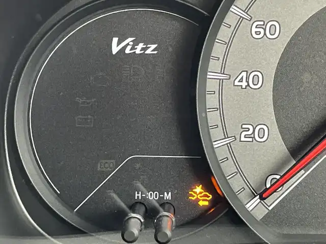 トヨタ ヴィッツ F 群馬県 2018(平30)年 6.9万km コバルトブルーメタリック 純正CDオーディオ/AUX/USB/ウィンカーミラー/ドアバイザー/ETC