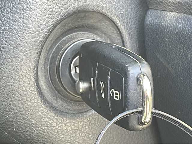 フォルクスワーゲン ポロ TSIハイライン 長野県 2014(平26)年 8.6万km 白 ワンオーナー /保証書・取説/クラリオンナビTV/ETC/純正17インチアルミ