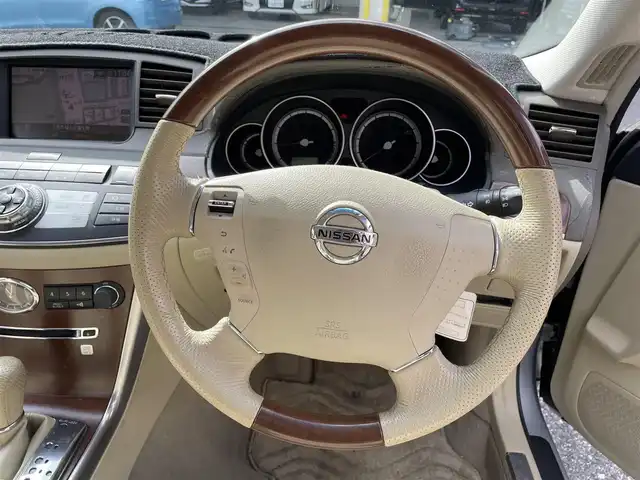 日産 フーガ 350XV 千葉県 2005(平17)年 5.4万km ブリリアントシルバー ワンオーナー/純正ナビ【DVD、CD、AM、FM】/バックカメラ/ウッド調ハンドル・パネル/前席パワーシート（D席メモリー付）/ビルトインETC/ステアリングスイッチ/オートライト/フォグ/デュアルAC/MT付AT/純正フロアマット/純正17インチアルミホイール/ドアバイザー/保証書/取説/スペアキー