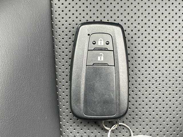 トヨタ ＲＡＶ４ ハイブリッド アドベンチャー 千葉県 2022(令4)年 1万km アッシュグレーメタリック/アーバンカーキ 純正ディスプレイオーディオ/レーダークルーズコントロール/レーンキープアシスト/プリクラッシュセーフティ/クリアランスソナー/全方位カメラ/ブラインドスポットモニタリング/先行車発進お知らせ/ロードサインアシスト/電動パーキング/オートハイビーム/シートヒーター＆エアシート/パワーシート/デジタルインナーミラー/前方ドラレコ/ビルトインETC/LEDヘッドライト