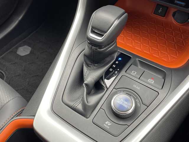 トヨタ ＲＡＶ４ ハイブリッド アドベンチャー 千葉県 2022(令4)年 1万km アッシュグレーメタリック/アーバンカーキ 純正ディスプレイオーディオ/レーダークルーズコントロール/レーンキープアシスト/プリクラッシュセーフティ/クリアランスソナー/全方位カメラ/ブラインドスポットモニタリング/先行車発進お知らせ/ロードサインアシスト/電動パーキング/オートハイビーム/シートヒーター＆エアシート/パワーシート/デジタルインナーミラー/前方ドラレコ/ビルトインETC/LEDヘッドライト