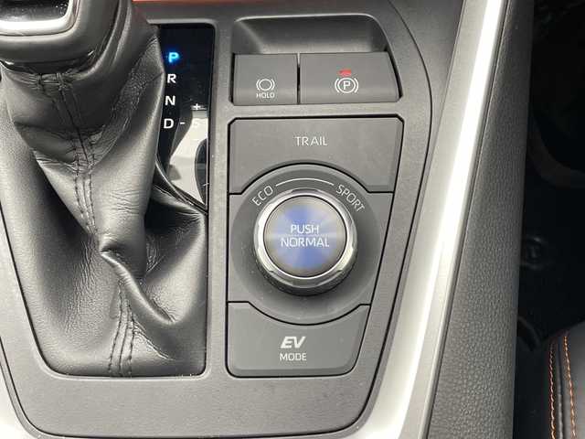 トヨタ ＲＡＶ４ ハイブリッド アドベンチャー 千葉県 2022(令4)年 1万km アッシュグレーメタリック/アーバンカーキ 純正ディスプレイオーディオ/レーダークルーズコントロール/レーンキープアシスト/プリクラッシュセーフティ/クリアランスソナー/全方位カメラ/ブラインドスポットモニタリング/先行車発進お知らせ/ロードサインアシスト/電動パーキング/オートハイビーム/シートヒーター＆エアシート/パワーシート/デジタルインナーミラー/前方ドラレコ/ビルトインETC/LEDヘッドライト