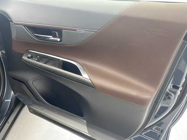 トヨタ ハリアー ハイブリッド Z 沖縄県 2021(令3)年 5.5万km スレートグレーメタリック 純正12.3インチナビ/フルセグＴＶ　/Ｂｌｕｅｔｏｏｔｈ　　/JBLプレミアムサウンド/パノラミックビューモニター/ＥＴＣ2.0/電動リアゲート　/トヨタセーフティセンス　/パワーシート　/ハーフレザーシート/コーナーセンサー　　/ＬＥＤヘッドライト/オートライト/スマートキー/プッシュスタート/純正フロアマット/純正19インチアルミホイール/保証書