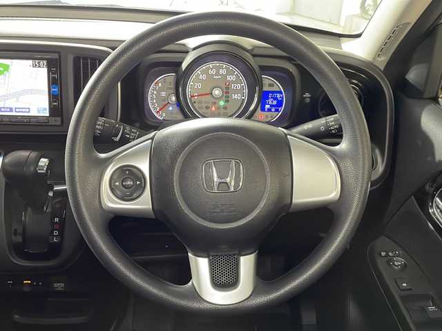 ホンダ Ｎ ＯＮＥ G Lパッケージ 広島県 2016(平28)年 1.8万km ルナシルバーM 純正ナビ/バックカメラ/衝突被害軽減/フルセグ/ＥＴＣ/ＤＶＤ/純正フロアマット/スマートキー/オートライト/エアバッグ(運転席/助手席/サイド/カーテン)/踏み間違い防止/オートエアコン/電動格納ミラー/ステアリングスイッチ/純正14インチホイールキャップ(155/65/R14)