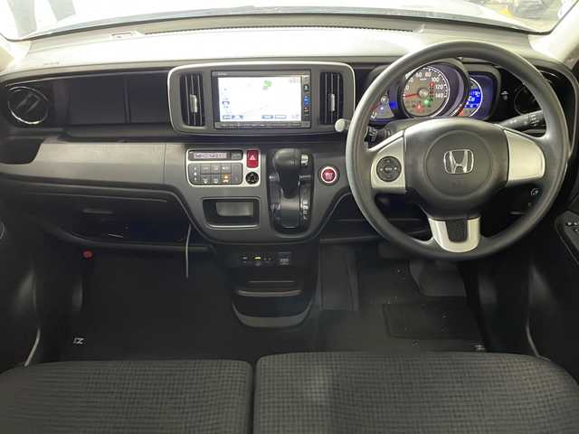 ホンダ Ｎ ＯＮＥ G Lパッケージ 広島県 2016(平28)年 1.8万km ルナシルバーM 純正ナビ/バックカメラ/衝突被害軽減/フルセグ/ＥＴＣ/ＤＶＤ/純正フロアマット/スマートキー/オートライト/エアバッグ(運転席/助手席/サイド/カーテン)/踏み間違い防止/オートエアコン/電動格納ミラー/ステアリングスイッチ/純正14インチホイールキャップ(155/65/R14)