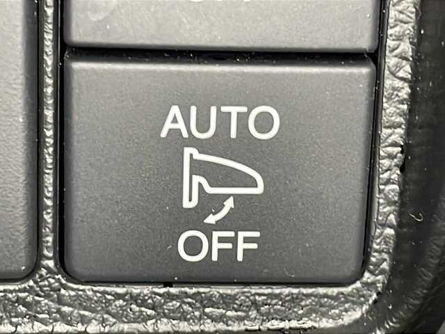 ホンダ Ｎ ＯＮＥ G Lパッケージ 広島県 2016(平28)年 1.8万km ルナシルバーM 純正ナビ/バックカメラ/衝突被害軽減/フルセグ/ＥＴＣ/ＤＶＤ/純正フロアマット/スマートキー/オートライト/エアバッグ(運転席/助手席/サイド/カーテン)/踏み間違い防止/オートエアコン/電動格納ミラー/ステアリングスイッチ/純正14インチホイールキャップ(155/65/R14)