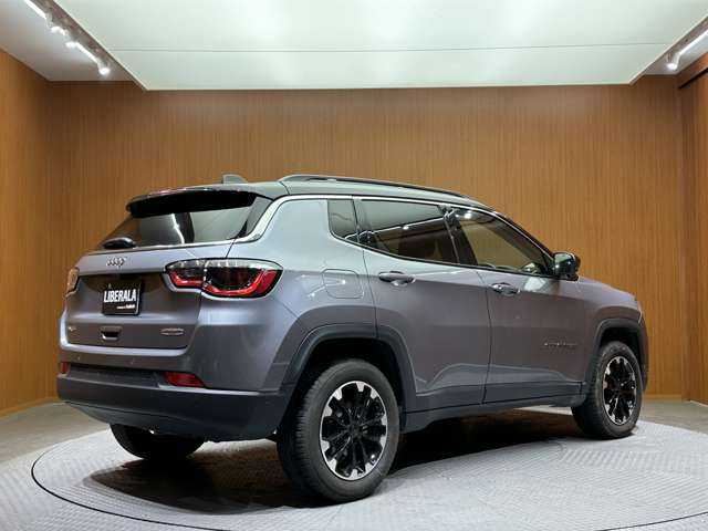 クライスラー・ジープ ジープ コンパス ロンジチュード 千葉県 2021(令3)年 1.6万km グレー 限定車　/ＡＣＣ　/半革シート　/ナビ　/ＴＶ　/ＣａｒＰｌａｙ　/Ｂｌｕｅｔｏｏｔｈ接続　/Ｂカメラ　/パーキングアシスト　/衝突軽減Ｂ　/ＬＫＡ　/ＢＳＭ　/４ＷＤ　/ＬＥＤライト　/オートハイビーム　/ＥＴＣ　/禁煙車