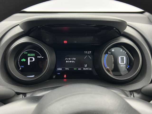 トヨタ ヤリス ハイブリッド G 宮城県 2022(令4)年 3.7万km プラチナホワイトパールマイカ Toyota Safety Sense	/・プリクラッシュセーフティ		/・レーントレーシングアシスト		/・レーダークルーズコントロール		/・クリアランスソナー/・オートマチックハイビーム		/バックカメラ/純正DAナビ/・BT.USB.Miracast/ドライブレコーダー（F）/ETC/LEDヘッドライト/ステアリングスイッチ/横滑り防止装置/アイドリングストップ/プッシュスタート/スマートキー/フロアマット/電動格納ミラー