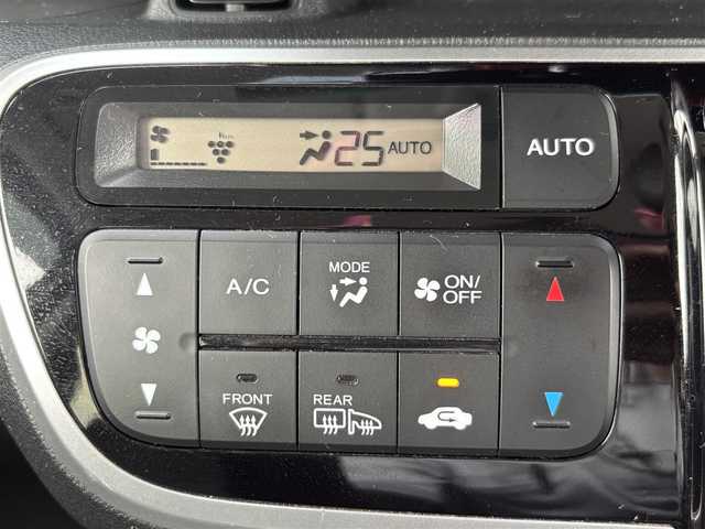 ホンダ Ｎ ＢＯＸ 宮城県 2017(平29)年 8.8万km プレミアムホワイトパールⅡ 登録時走行距離　87497/両側パワースライドドア/ラジオ・BT/クルーズコントロール/ウインカーミラー/衝突軽減ブレーキ（CTBA）/プッシュスタート/ETC/プレミアムクラブ付き/フォグランプ/ウインカーミラー/ドアバイザー/ドアカーテン付き