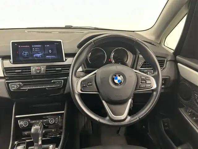 ＢＭＷ ２１８ｄ アクティブツアラー 岡山県 2018(平30)年 6.6万km アルピンホワイトⅢ 純正iDriveナビ/Rカメラ/PTG/ドラレコ/LEDヘッドライト/オートライト/オートワイパー/オートエアコン/ミラー一体型ETC/衝突警告/歩行者警告/車線逸脱警告/Bluetooth/USB/SOSコールシステム/BMWコネクテッドドライブ/PDC（F/R）/スタッドレスタイヤセット