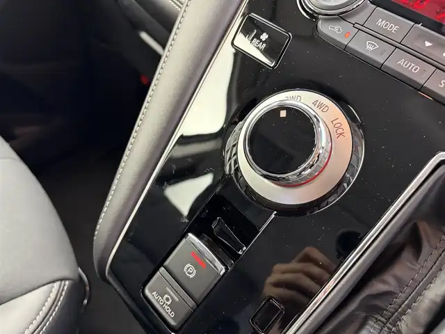 三菱 デリカＤ：５ シャモニー 愛知県 2025(令7)年 0.1千km グレーⅡ 登録済み未使用車/CHAMONIX (8人)/4WD/全方位カメラ装着車両/バックカメラ/レーダークルーズコントロール/両側パワースライドドア/パワーバックドア/ステアリングヒーター/パワーシート/革巻きステアリング/ステアリングリモコン/パドルシフト/電動パーキングシステム/シートヒーター/BSM