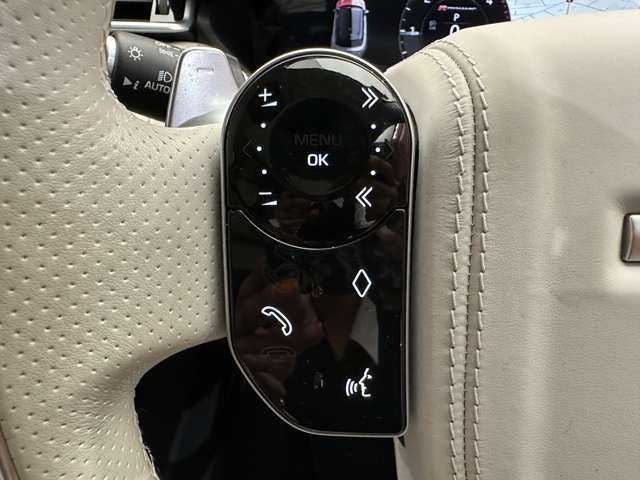 ランドローバー レンジローバーヴェラール Rダイナミック HSE 180PS 千葉県 2017(平29)年 3.6万km 赤 パノラマＳＲ　/白革　/リアエンター　/白革シート　/ＡＣＣ　/ナビ　/ＴＶ　/３６０°シートヒーター　/クラーラー　/電動リアゲート　/ＭＥＲＩＤＩＡＮサウンド　/バーチャルコックピット　/衝突軽減Ｂ　/ＢＳＭ　/ＬＫＡ