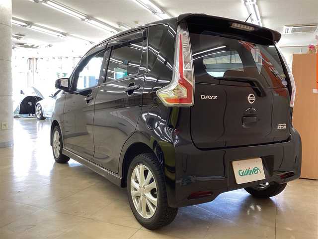 日産 デイズ ハイウェイスターX 栃木県 2017(平29)年 5.2万km ブラック  純正SDメモリナビ/ フルセグテレビ/ B/Tオーディオ/ アラウンドビューカメラアイドリングストップ/ 衝突被害軽減ブレーキ/ オートハイビーム/ インテリジェントルームミラー/ ドアバイザー/ プッシュスタート/ ETC/ HIDヘッドライト/ フォグライト/ 純正アルミサマータイヤセット車内積込