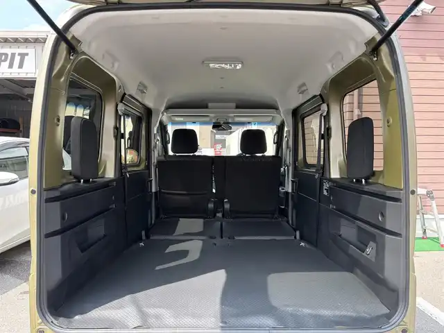 ダイハツ アトレー バン RS 栃木県 2024(令6)年 0.6万km オフビートカーキM スマートアシスト/アダプティブクルーズコントロール/レーンキープコントロール/アダプティブドライビングビーム/オートライト/LEDヘッドラライト/LEDフォグランプ/コーナーセンサー/両側パワースライドドア/プッシュスタート/スマートキー/電動格納ミラー/オートエアコン/リヤヒーター/ポップアップ機構付リヤガラス/サンサンバー(D席バニティミラー付)/オーバーヘッドシェルフ/アクセサリーソケット/大型LED荷室灯