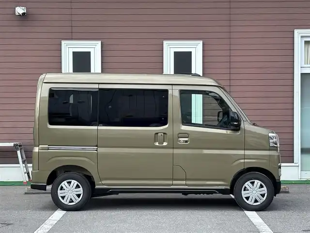 ダイハツ アトレー バン RS 栃木県 2024(令6)年 0.6万km オフビートカーキM スマートアシスト/アダプティブクルーズコントロール/レーンキープコントロール/アダプティブドライビングビーム/オートライト/LEDヘッドラライト/LEDフォグランプ/コーナーセンサー/両側パワースライドドア/プッシュスタート/スマートキー/電動格納ミラー/オートエアコン/リヤヒーター/ポップアップ機構付リヤガラス/サンサンバー(D席バニティミラー付)/オーバーヘッドシェルフ/アクセサリーソケット/大型LED荷室灯