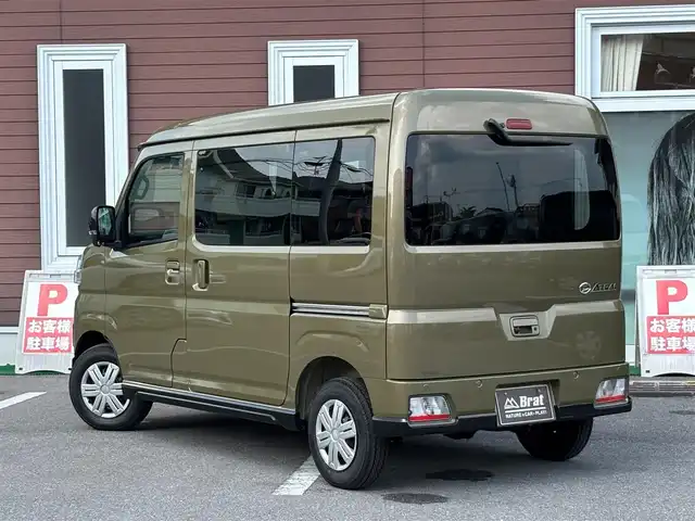 ダイハツ アトレー バン RS 栃木県 2024(令6)年 0.6万km オフビートカーキM スマートアシスト/アダプティブクルーズコントロール/レーンキープコントロール/アダプティブドライビングビーム/オートライト/LEDヘッドラライト/LEDフォグランプ/コーナーセンサー/両側パワースライドドア/プッシュスタート/スマートキー/電動格納ミラー/オートエアコン/リヤヒーター/ポップアップ機構付リヤガラス/サンサンバー(D席バニティミラー付)/オーバーヘッドシェルフ/アクセサリーソケット/大型LED荷室灯