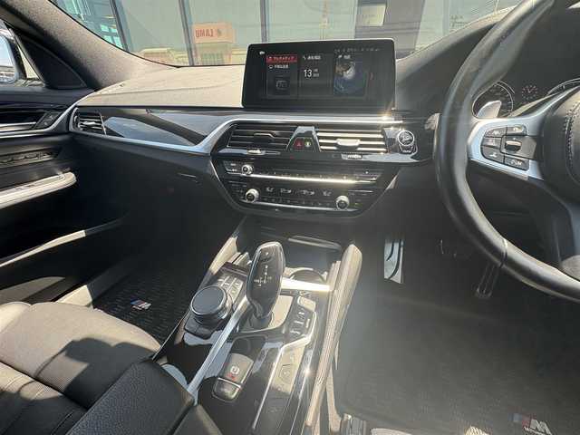 ＢＭＷ ６４０ｉ xDrive グランツーリスモ Mスポーツ 石川県 2018(平30)年 5.6万km 白 サンルーフ/黒革シート/シートベンチレーション/マッサージシート/衝突軽減ブレーキ/アダプティブクルーズコントロール/ブラインドスポットモニター/ヘッドアップディスプレイ/ソフトクローズドア