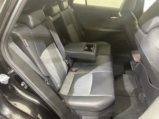 トヨタ ハリアー ハイブリッド Z 愛媛県 2020(令2)年 3.6万km プレシャスブラックパール １２．３型ナビ（フルセグＴＶ・ＢＴ・ＦＭ・ＡＭ・ＵＳＢ・ＡＵＸ）/・全方位カメラ　/・ＥＴＣ２．０　/・衝突軽減ブレーキ　/・ドラレコ一体型デジタルインナーミラー　/・レーンキープアシスト　/・レーダークルーズコントロール/・ヘッドアップディスプレイ/・D席シートヒーター/・パワーバックドア/・オートマチックハイビーム/・ハーフレザーシート/・置くだけ充電/・スペアキー