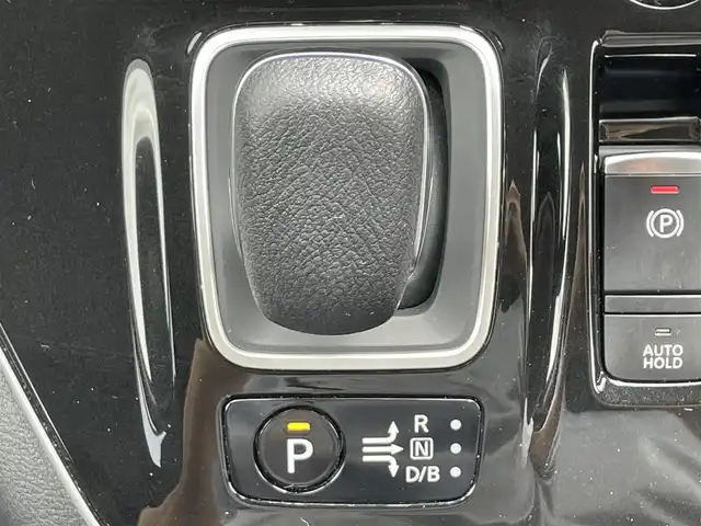 日産 セレナ e－パワー ハイウェイスター V 滋賀県 2022(令4)年 2.5万km ダイヤモンドブラック carrozzeriaナビ/(Bluetooth/フルセグ/CD/DVD/HDMI)/プロパイロット/・インテリジェントクルーズコントロール/衝突軽減ブレーキ/レーンキープアシスト/アラウンドビューモニター/ブラインドスポットモニター/標識認識/両側電動スライドドア/電動パーキング/ブレーキホールド/Autoハイビーム/LEDオートライト/デジタルインナーミラー/コーナーセンサー/防水シート/スペアキー/ドアバイザー