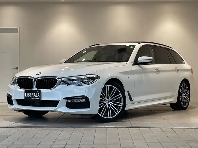 ＢＭＷ ５３０ｉ ツーリング Mスポーツ 愛知県 2017(平29)年 5.8万km アルピンホワイトⅢ パノラミックＳ／Ｒ　/ブラックレザーシート　/全席シートヒーター　/純正ナビ　/Ｂｌｕｅｔｏｏｔｈ　/フルセグＴＶ　/バックカメラ　/インテリジェントセーフティー/ＡＣＣ　/ＬＫＡ　/ＰＤＣ　/ドライブレコーダー　/ＥＴＣ/パワーバックドア/プッシュスタート/ウィンカーミラー/アイドリングストップ